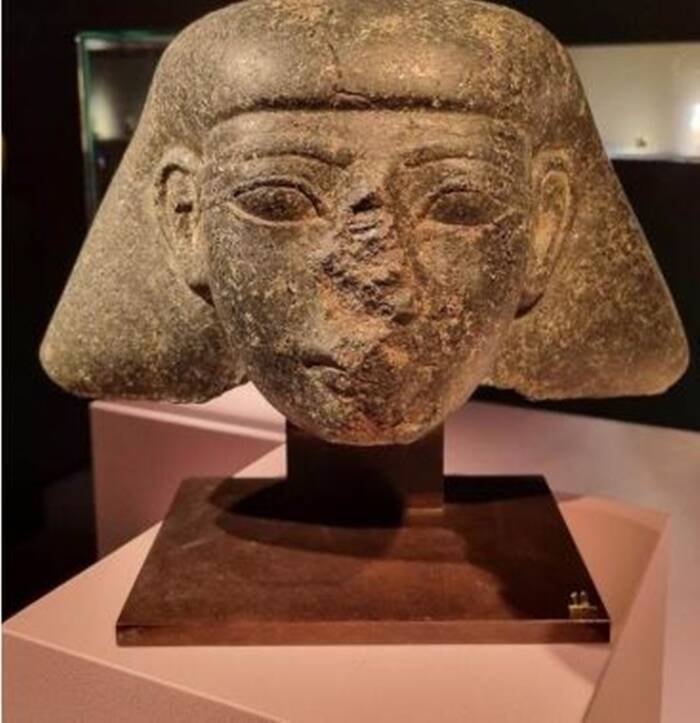 荷兰政府承诺会将雕像归还给埃及，此雕像历史可追溯至3500年前。（图撷取自荷兰政府资讯与遗产监察局网站）