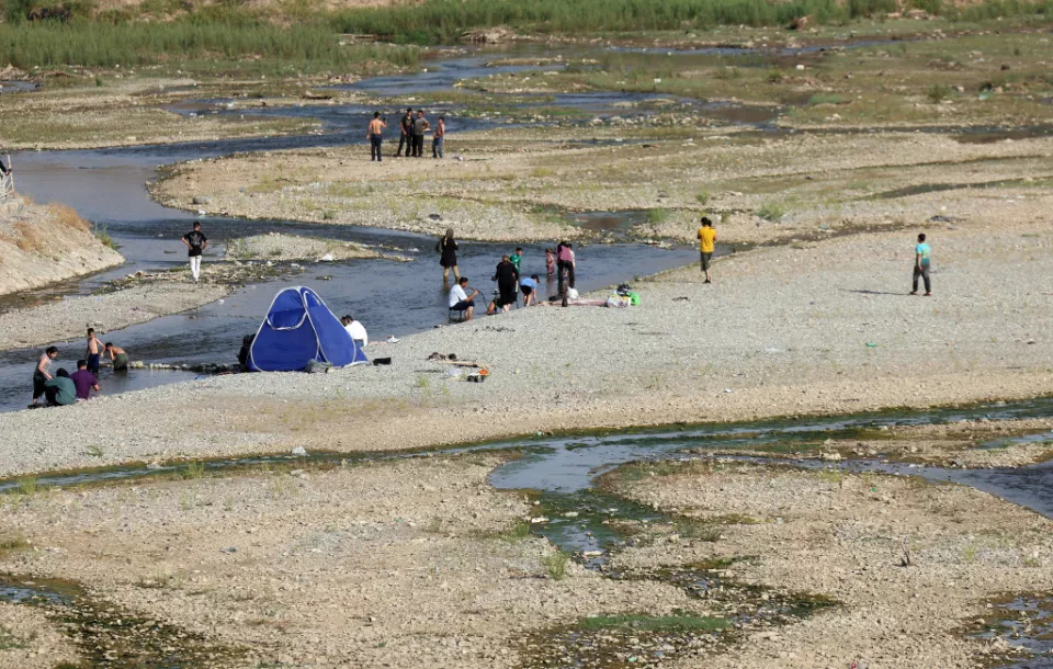 伊朗水危机恶化：德黑兰主要饮用水来源两周内或枯竭
