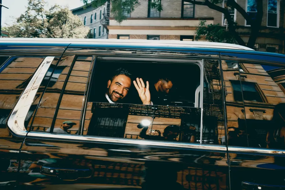 纽约“红潮”:33岁“社会主义市长”马姆达尼的惊天逆袭