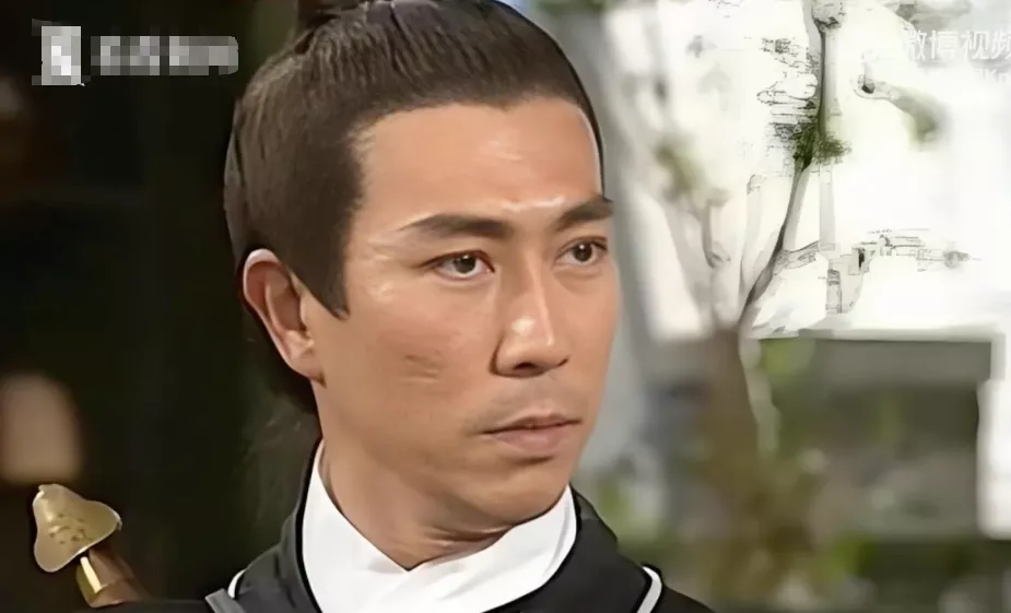 他曾在《射雕英雄传》饰演丘处机 因心脏病去世…