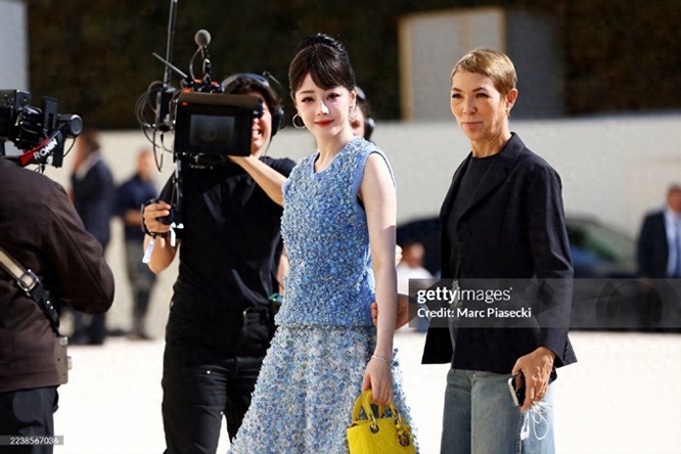 北京这一晚,马思纯三层下巴,颖儿暴瘦脱相,高海宁苹果肌太吸睛