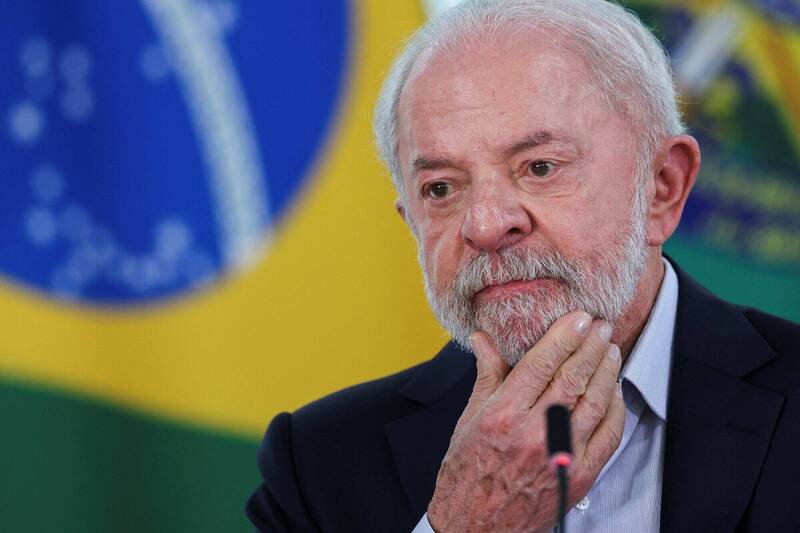 巴西总统鲁拉表示，如果近期内与美国就关税问题进行的谈判没有取得进展，他将亲自致电美国总统川普。（路透）