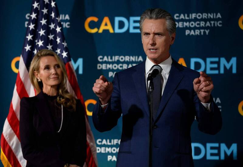 美国加州州长纽松将第50号公投案，视为其政治前途与可能挑战白宫的关键战役。（法新社）