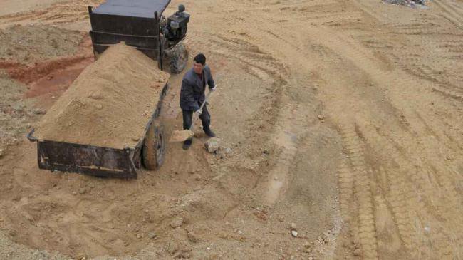 习近平被吓坏 罕见谄媚川普 习近平被吓坏 罕见谄媚川普