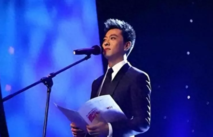 “央视最帅主持人”的遭遇,给大家敲响了警钟