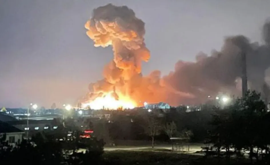 被要求不惜一切代价守住  乌军主力却开始投降