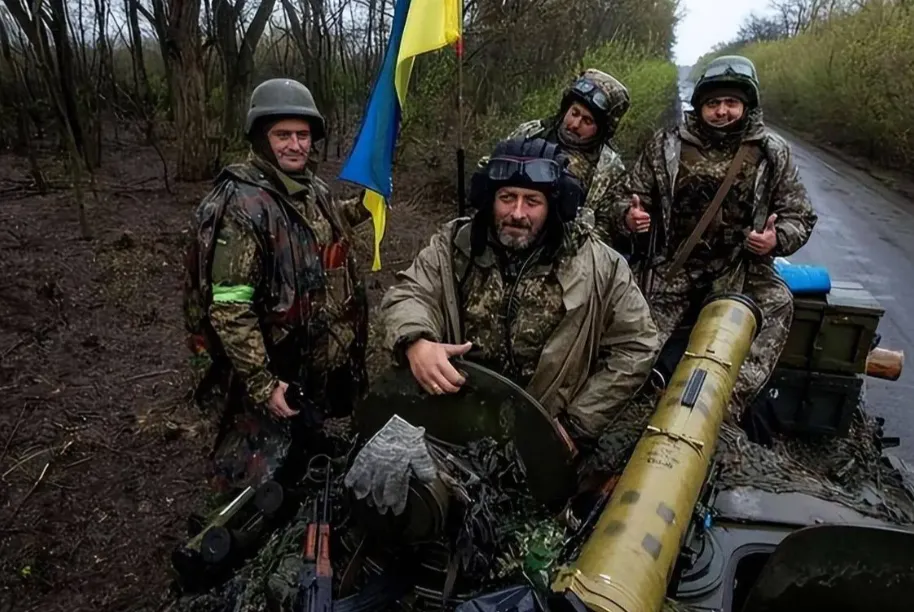 被要求不惜一切代价守住  乌军主力却开始投降