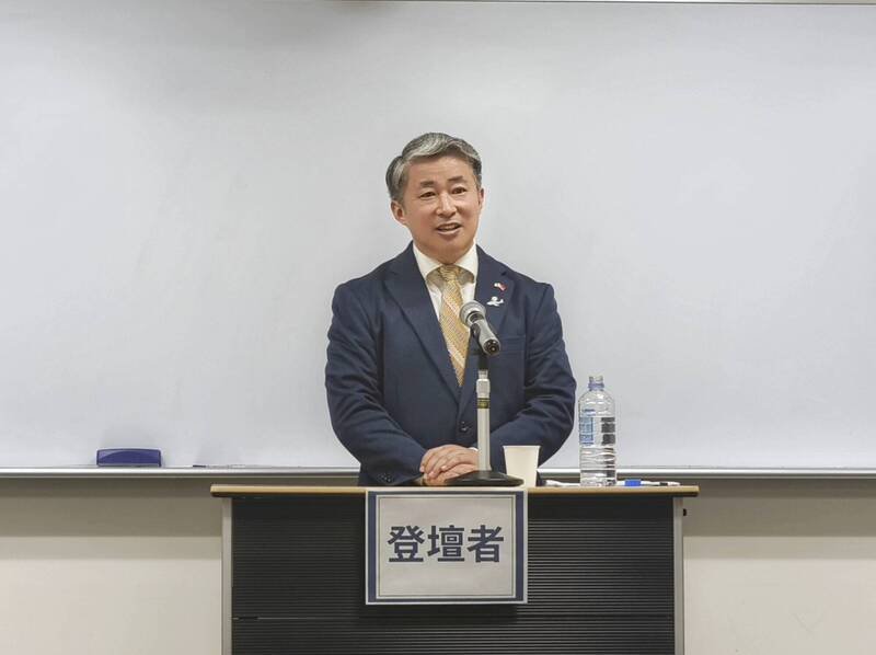中國駐大阪總領事薛劍（見圖），對日本首相高市早苗「台灣有事」的言論放話斬首。（圖擷自薛劍X帳號）
