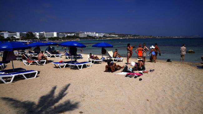 欧盟大刀砍向俄罗斯公民