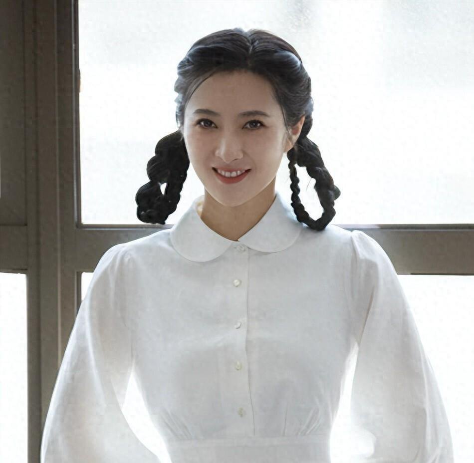 她错过靳东 转身嫁给父亲看中的女婿 如今45岁被婆家宠成公主！