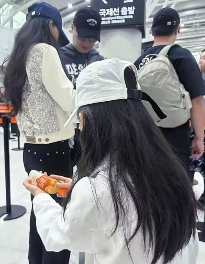 54岁汪峰离婚2年后有新情况，新恋情曝光