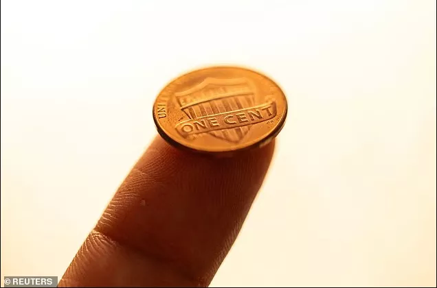 一美分正式退出历史舞台！署长亲手打出最后一枚