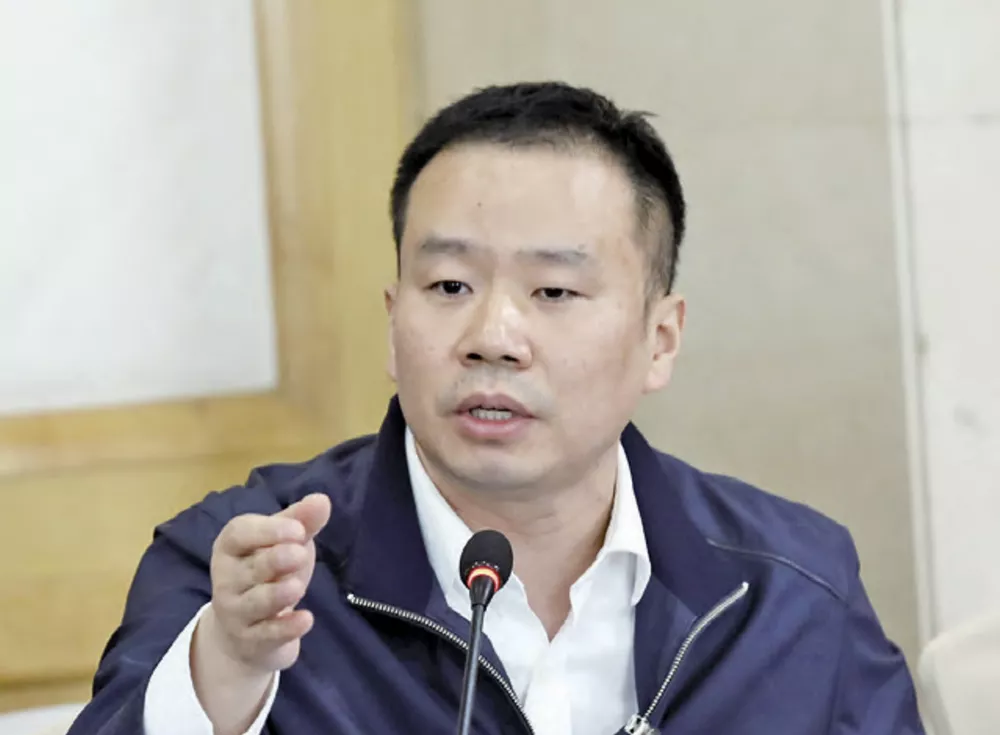 80后登顶山东首富:1600亿身家,3000亿营收