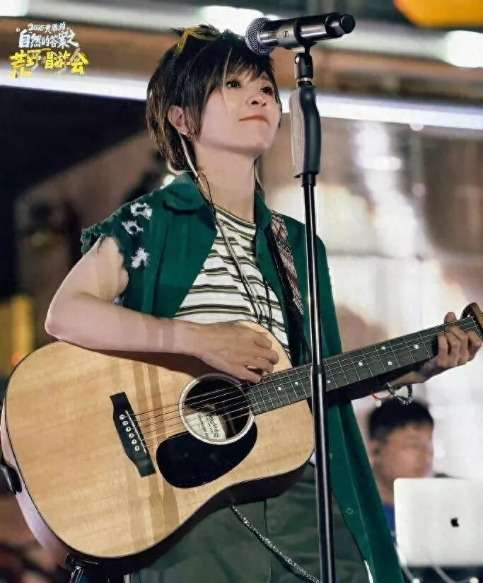 过气超女黄雅莉:没工作没积蓄,已生子,住5㎡房车