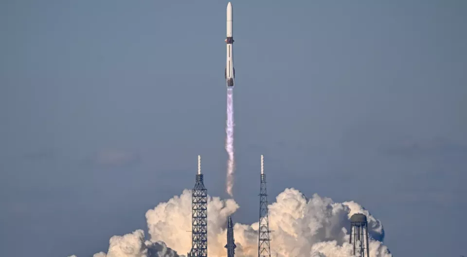 首富们的太空竞赛：贝索斯一天内迎来两个里程碑