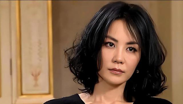 官宣离婚仅30天 李亚鹏再遭重创 网友:王菲最怕的事成真