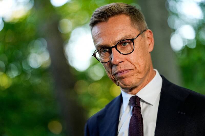 芬兰总统史塔布表示，芬兰已并入西方安全体系，在政策上与北约步调一致，不再扮演过去特殊中立调解者角色。（路透）