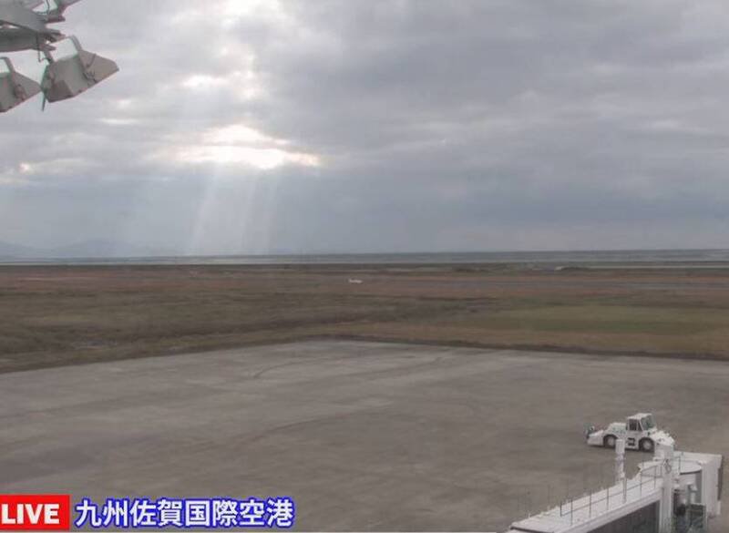 疑似失事在佐贺机场起飞画面。（图撷自Youtube）