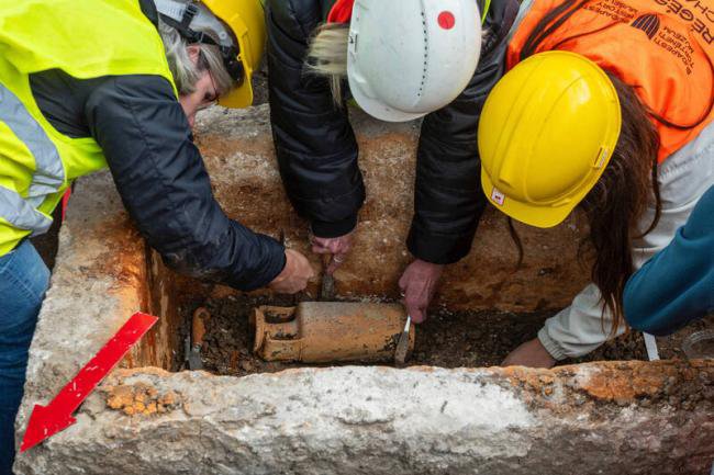 1700年前古罗马石棺开棺 谜样年轻女遗骸曝光 1700年前古罗马石棺开棺 谜样年轻女遗骸曝光