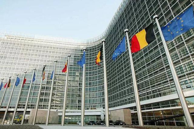 又一大国介入台海,专机离华,撂下三句话 又一大国介入台海,专机离华,撂下三句话