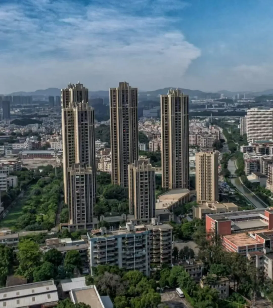 从630万爆跌至275万,广州楼市血洗中产 从630万爆跌至275万,广州楼市血洗中产