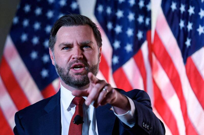 美国副总统范斯反呛麦康奈留下烂摊子。（路透资料照）