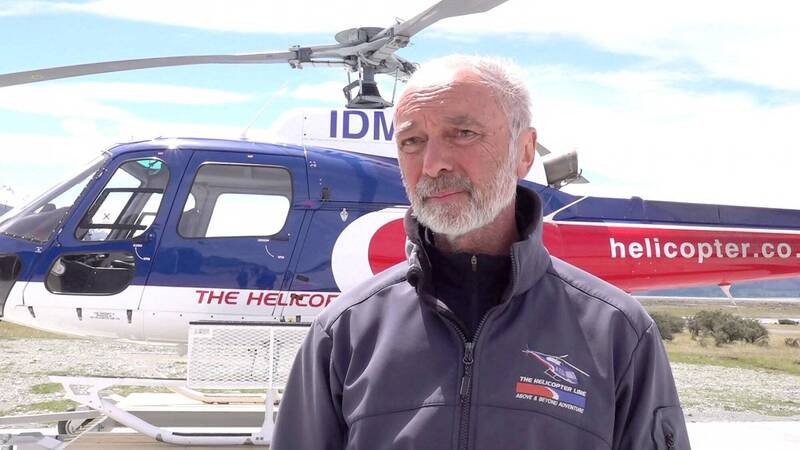 搜救飞行员吉告诉当地新闻媒体1News，2名登山客坠谷时以绳索互相连接。（路透）