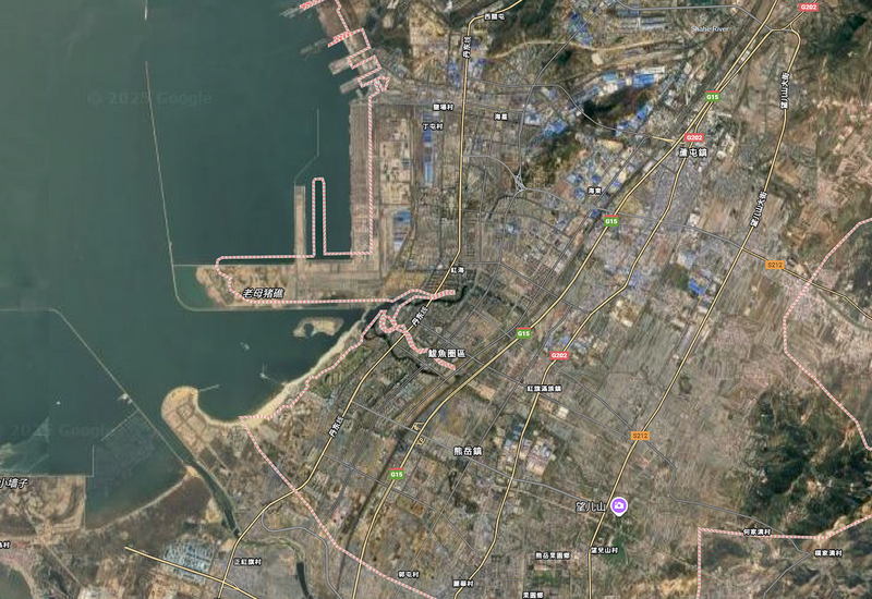 中国11月上旬接连有2艘辽宁籍渔船在韩国西部海域沉没，其中1艘在10日沉没后，船只所在地的辽宁省营口市鲅鱼圈区海洋与渔业局长徐放不仅不下令救援，还企图掩盖真相。（图撷自Google地图）