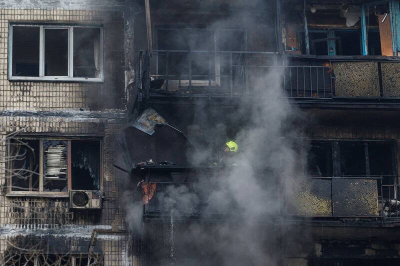 基辅地区周六清晨遭俄军无人机及飞弹空袭，目标锁定能源基础设施，多达60万人陷入黑暗（路透社）