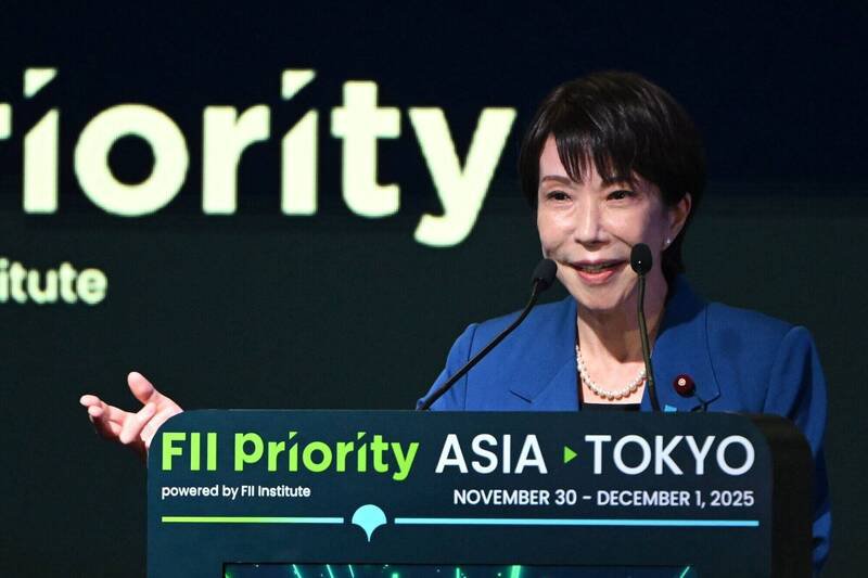 日本首相高市早苗将「台湾有事」与日本安全挂钩，引发中国强烈反弹，美国《华尔街日报》发表社论力挺。（彭博）