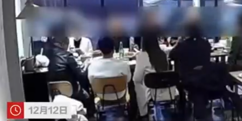 中国重庆餐厅10人聚餐有9人自行离开，独自被留下的1人拒绝付帐。（图撷自微博）