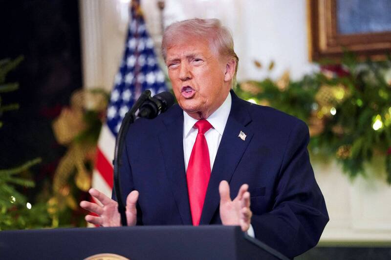 华尔街日报报导，美国总统川普收到并讨论1本关于他是否能够第三度担任总统的书籍。（路透）