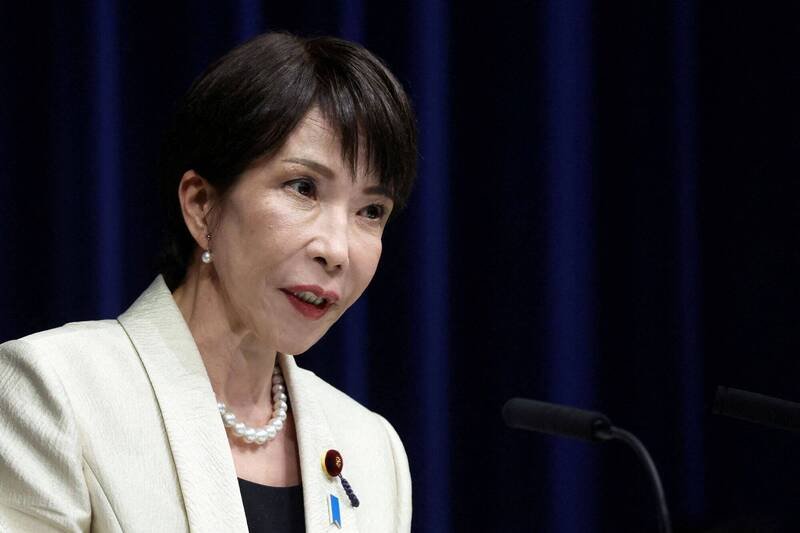 日本首相高市早苗18日晚间于官邸召开记者会，再次强调将全力修改宪法与皇室典范。（路透资料照）