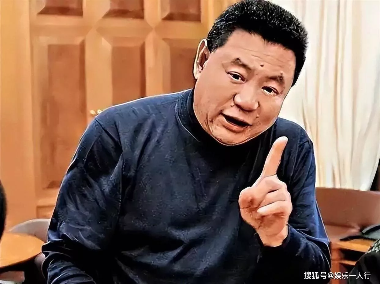 刘銮雄75岁生日甘比全程沉默，吕丽君女儿高调晒照