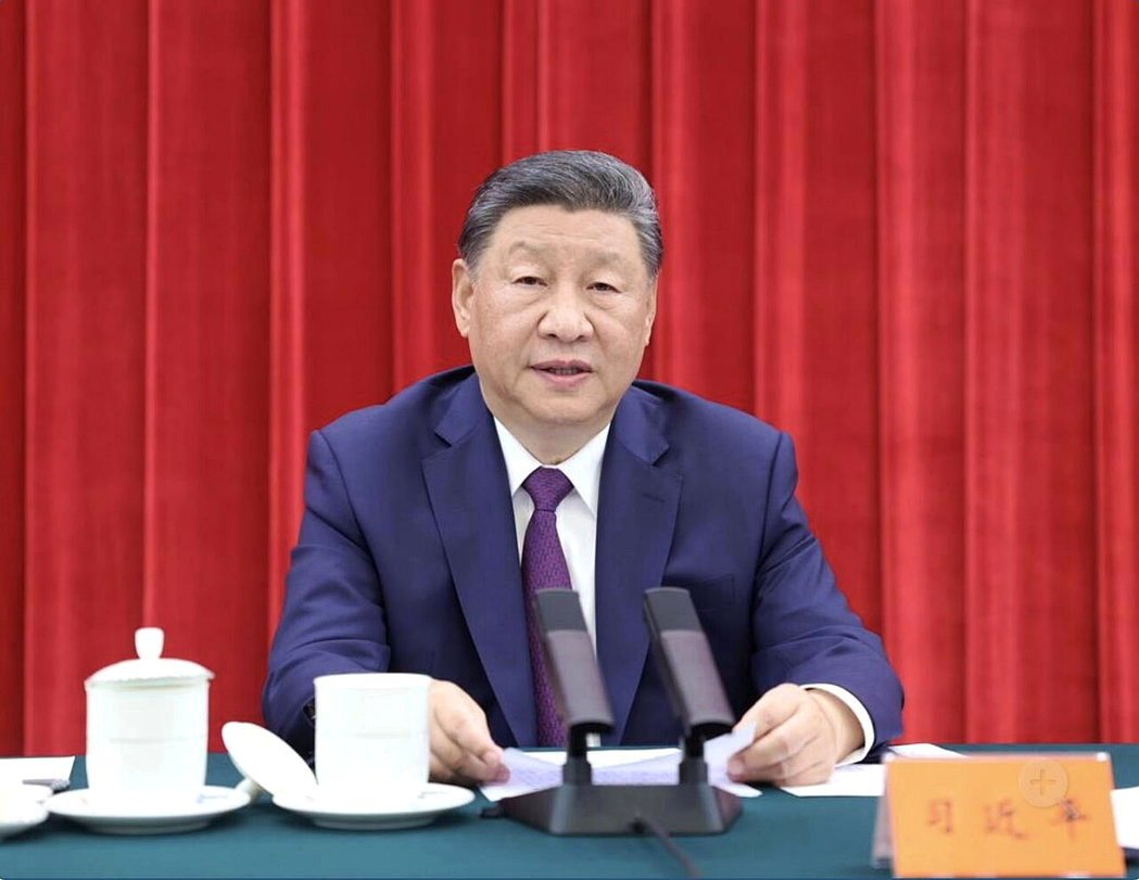 中共中央政治局会议30日在北京召开,会议决定,中共五中全会在10月召开,同时推动... 中共中央政治局会议30日在北京召开,会议决定,中共五中全会在10月召开,同时推动...
