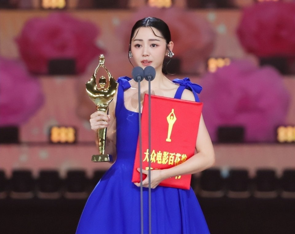 百花奖闭幕式:王凯叔圈天菜回归 杨幂诱人 梁洛施好大气 李泽楷好眼光