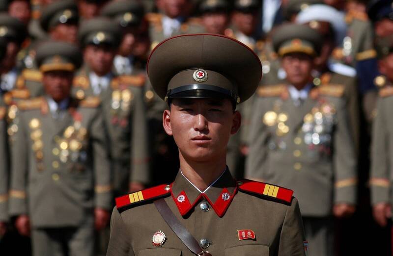 南韩政府批评，南韩与乌克兰双方针对北韩战俘移送达成保密协议，但乌克兰仍单方面公开此消息，因此要求乌克兰政府提出解释并道歉。图为北韩士兵示意图。（路透）