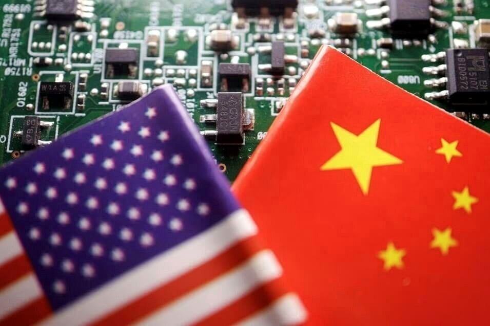 尽管中美在半导体技术领域竞争激烈,但跨境技术合作在某些领域仍在继续,比如RISC... 尽管中美在半导体技术领域竞争激烈,但跨境技术合作在某些领域仍在继续,比如RISC...