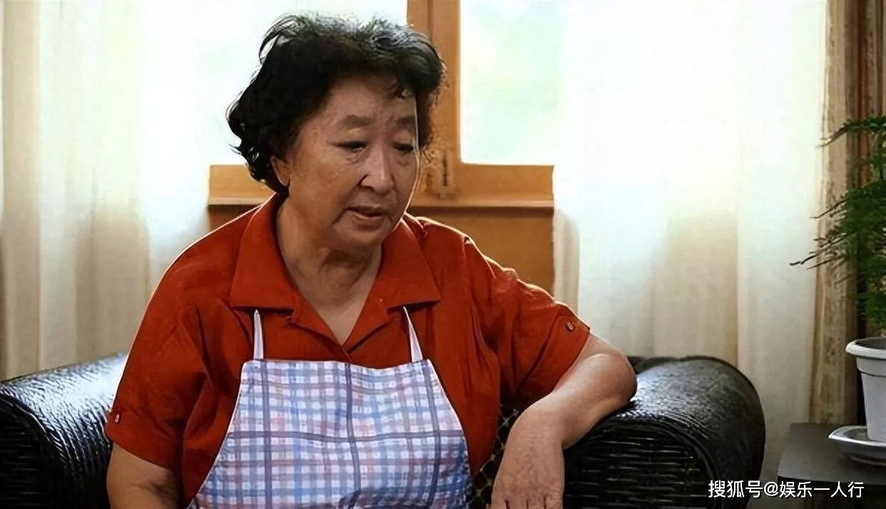 彭玉：丈夫走后她再嫁姐夫 女儿和外孙也是明星
